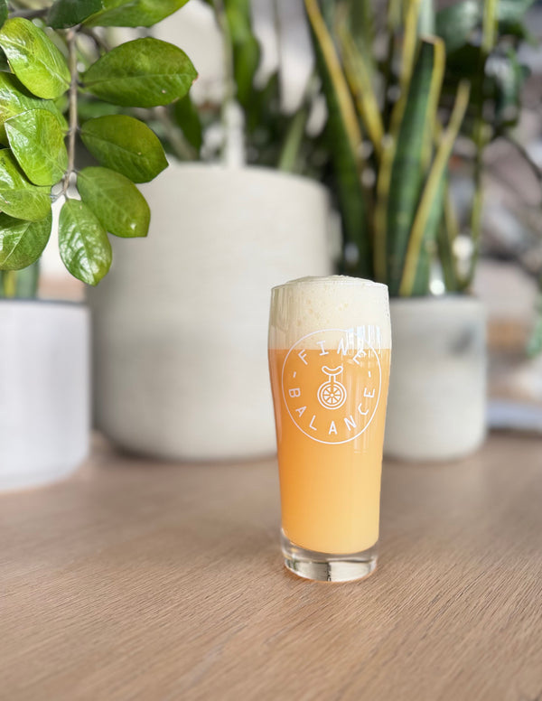 16oz Willi pint glass